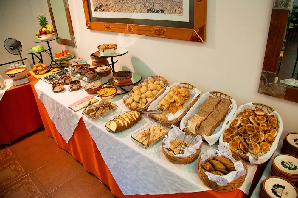 Hotel Asturias Cafayate Εξωτερικό φωτογραφία